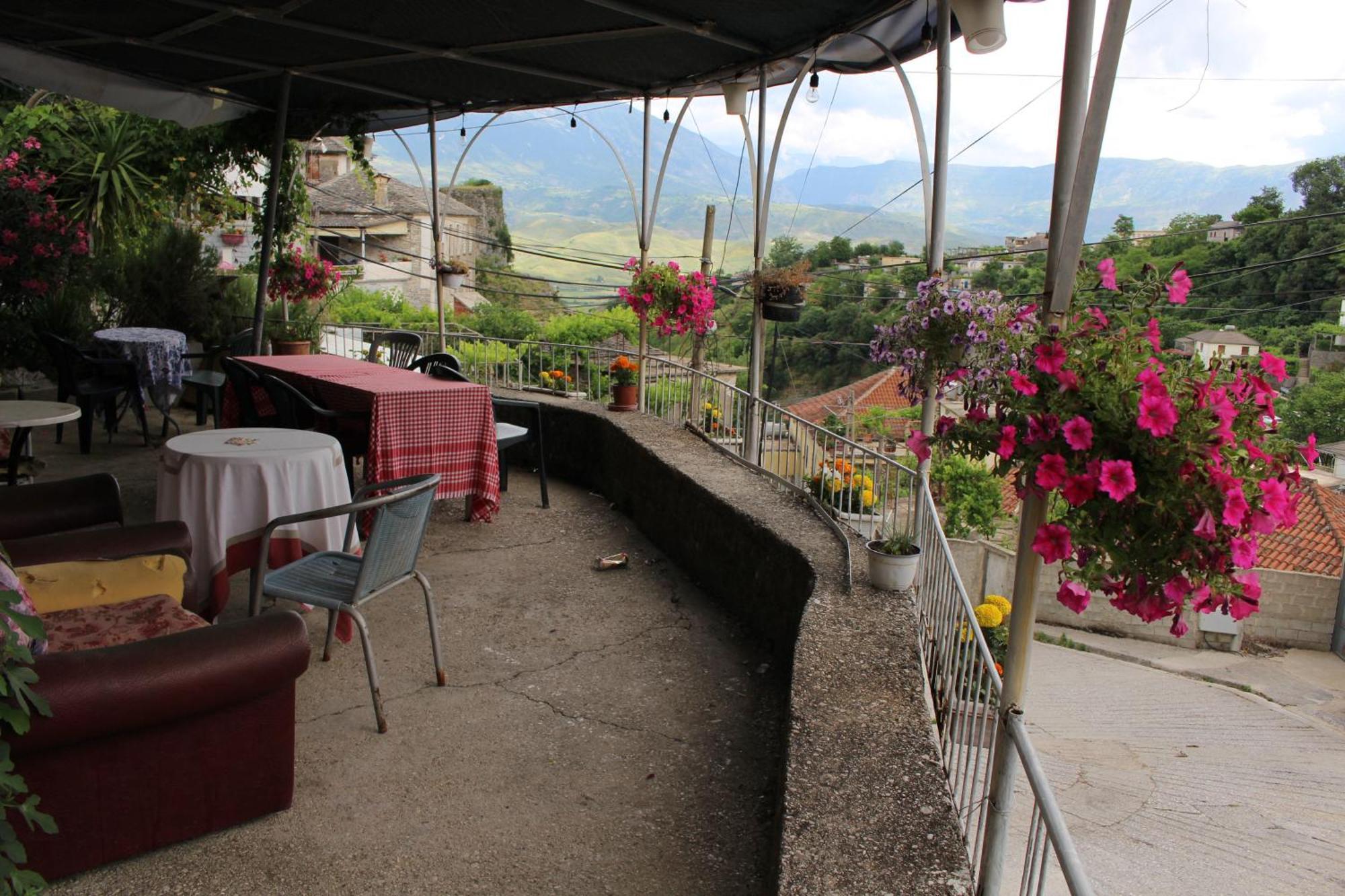 Vila Karagjozi Gjirokastër Exterior foto